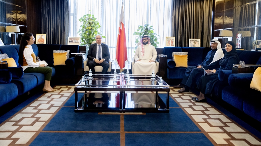 الأمين العام لأعلى الشباب والرياضة يجتمع مع السفير الاسرائيلي 