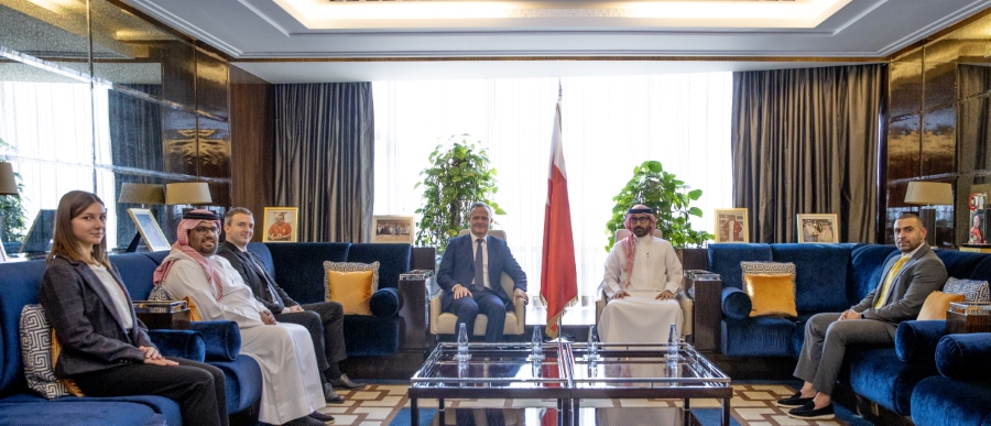 المؤيد يستقبل رئيس الاتحاد الدولي للرياضة المدرسية والوفد المرافق