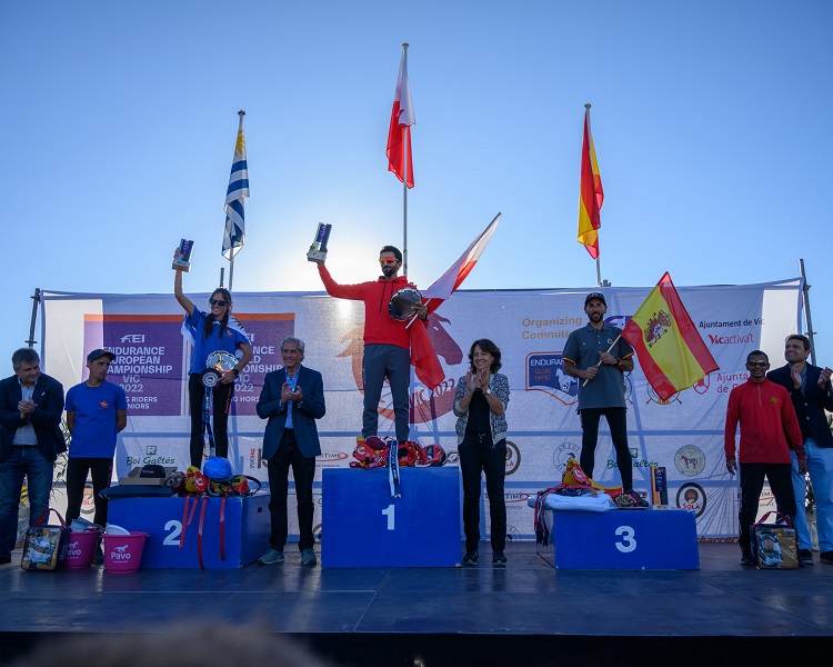 وراء كل إنجاز رجل عظيم.. ناصر بن حمد 