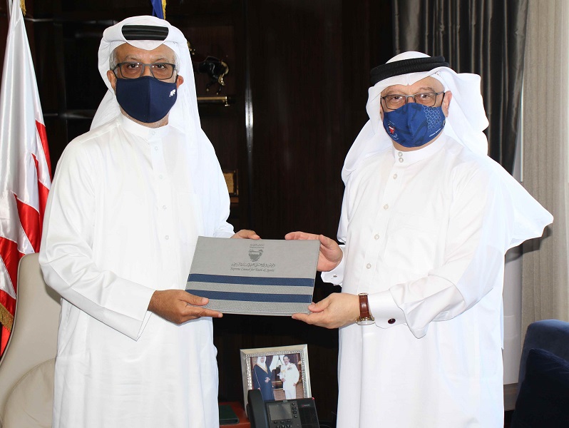 سلمان بن ابراهيم يكرم عسكر والموظفين المتميزين في الأمانة العامة للمجلس الأعلى للشباب والرياضة