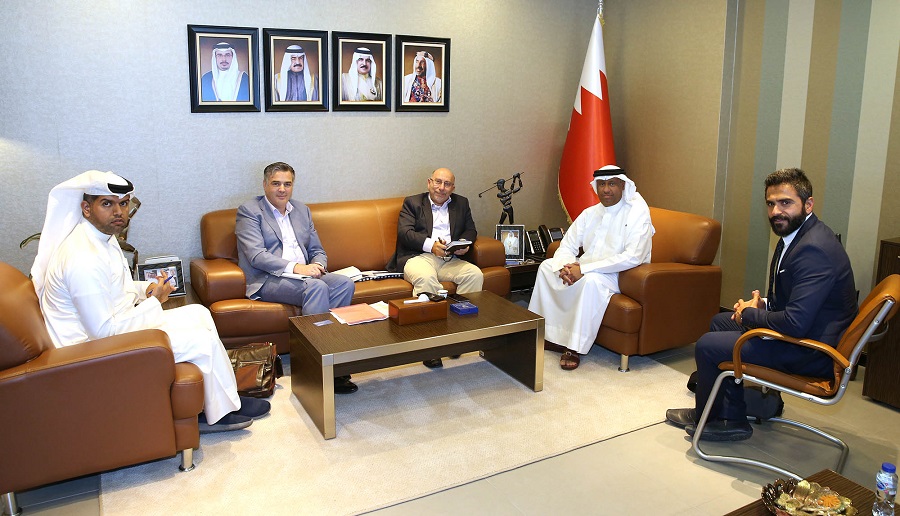كمال يجتمع بفريق العمل المختص في وضع استراتيجية البارالمبية البحرينيية 