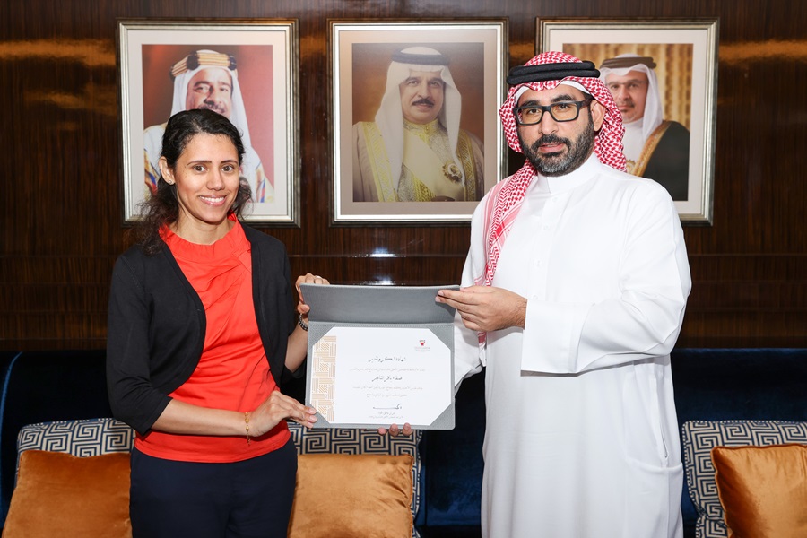 المؤيد يكرم موظفي الأمانة العامة للمجلس الأعلى للشباب والرياضة لتفانيهم في عملهم