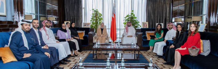 لدى لقائه الأعضاء المؤسسين لهيئة لامع ... المؤيد: سمو الشيخ ناصر يتطلع أن تخرج الهيئة قيادات شبابية وكفاءات قادرة على حمل راية الوطن  