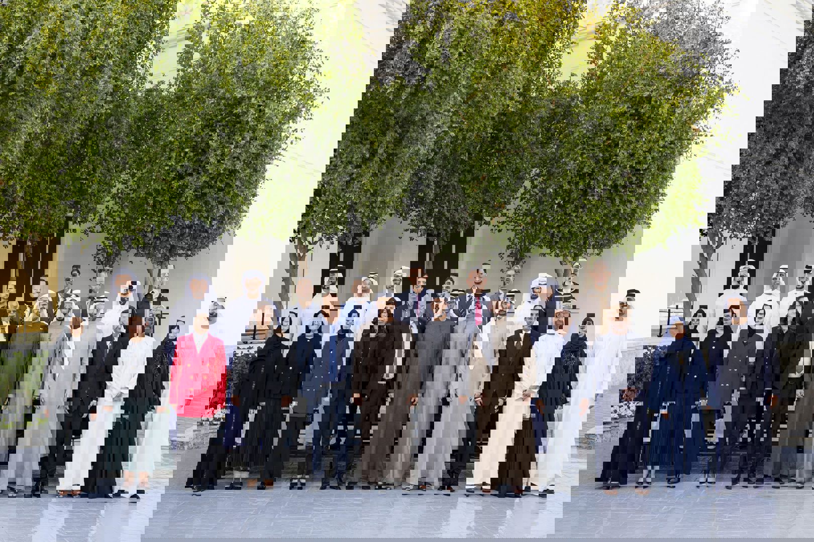 ضمن القمة العالمية للحكومات 2026 .. رئيس دولة الإمارات العربية المتحدة يستقبل وفد المشاركين في الاجتماع العربي للقيادات الشابة